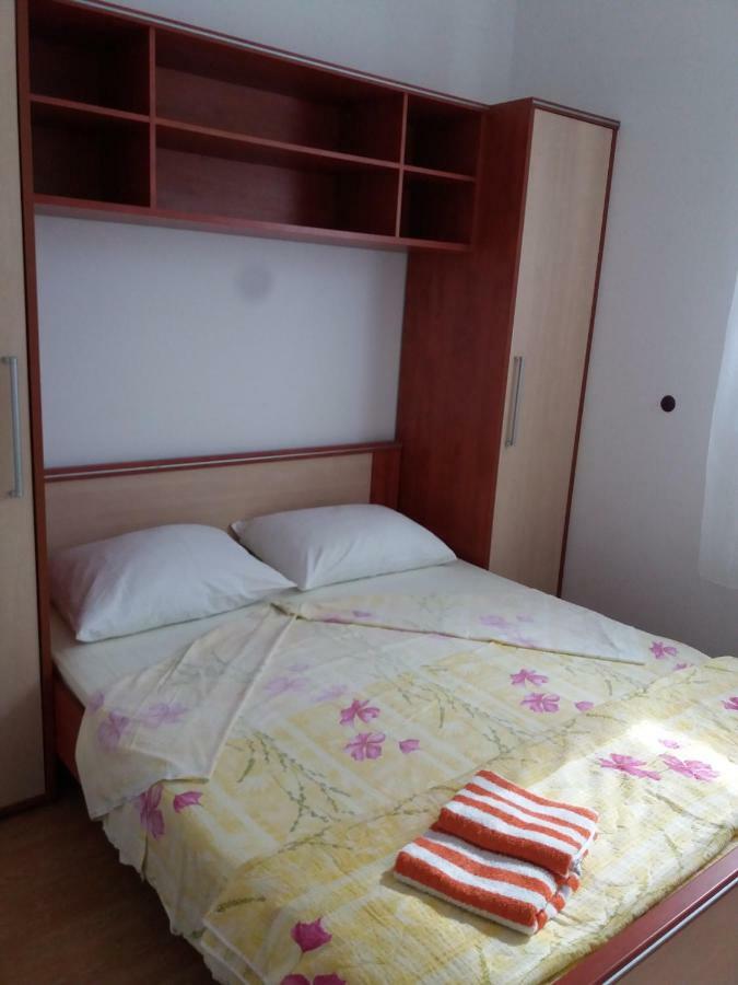 Apartmani Huljev Primošten Esterno foto