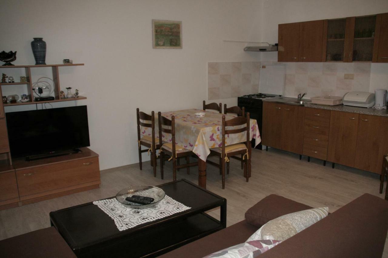 Apartmani Huljev Primošten Esterno foto